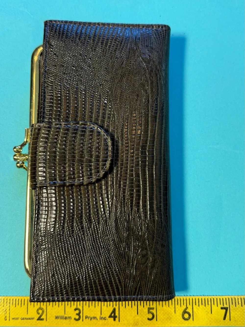 Vintage 90’s Accessory Concepts Brown Croc Embossed Leather Clutch Wallet